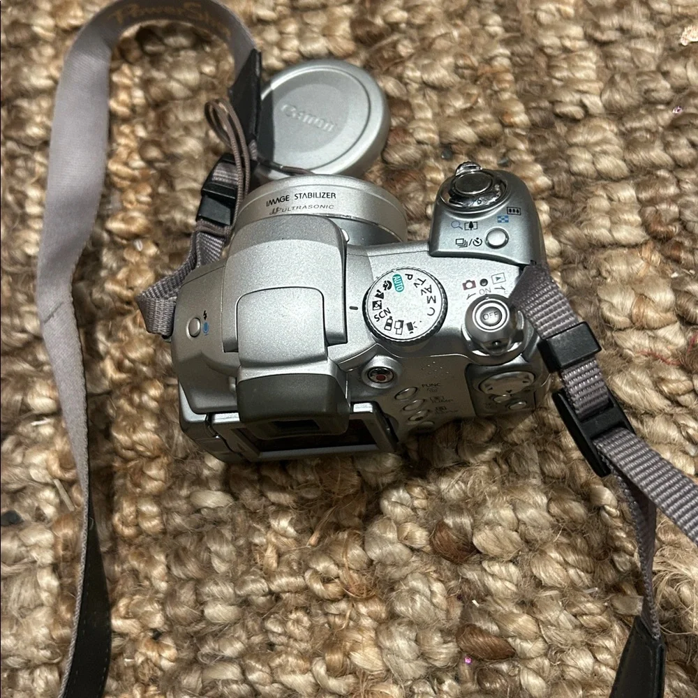 Canon PowerShot S2 IS 5.0MP 12x Digital Camera Silver w/ Vlog Flip-Viewer